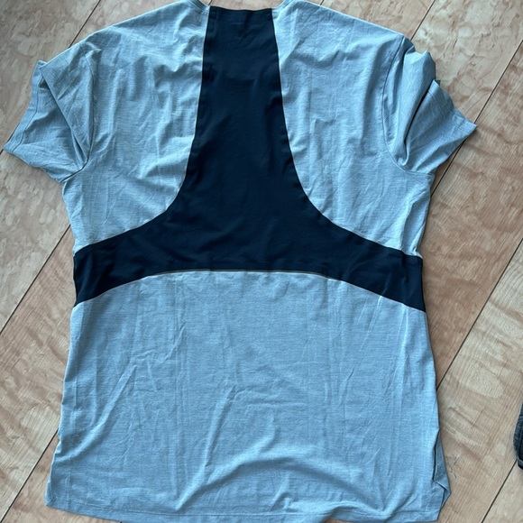 Lululemon shirt - Picture 2 of 3